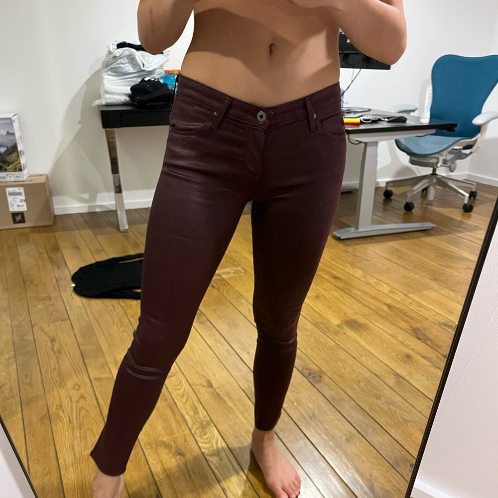Coated straight leg jeans burgundy